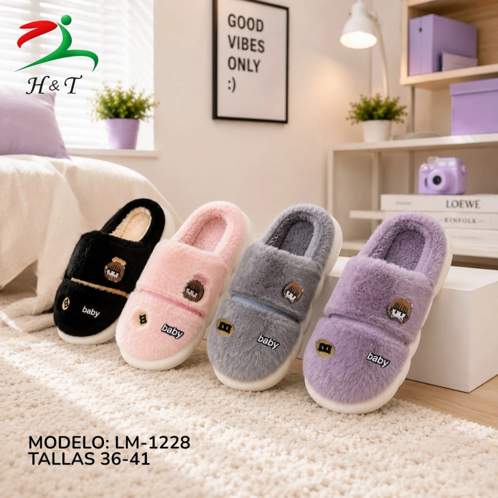 Pantufla de Peluche con Parches Decorativos / LM-1228